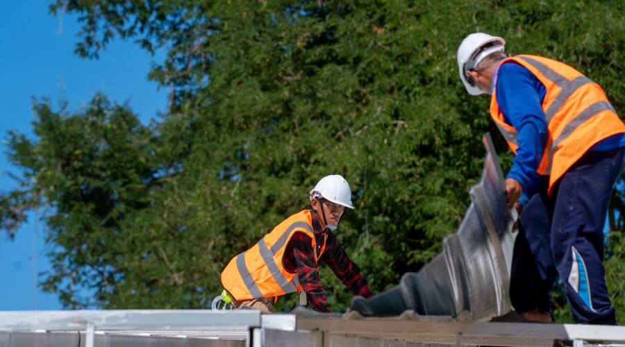 Professional gutter cleaning in Cando, ND